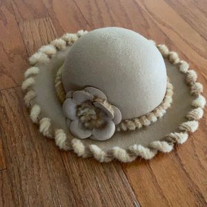 Fur trimmed Vintage Hat - small